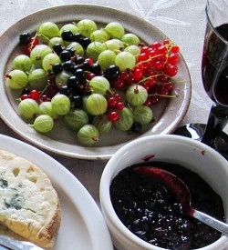 Berries with cheese