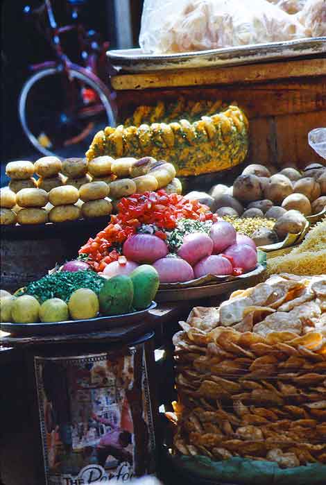 Eating Mumbai: Bhel puri and other street food for sale, Bombay, 1989