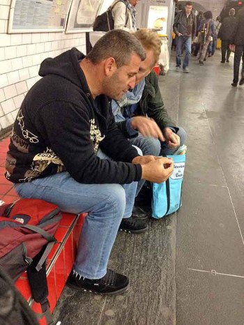 Pickpockets in Paris; Chinese tourists to Paris. Bob Arno recognizes yesterday's pickpocket and persuades him to join us for dinner.