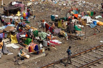 In a Mumbai slum: A Dharavi laundryworks?