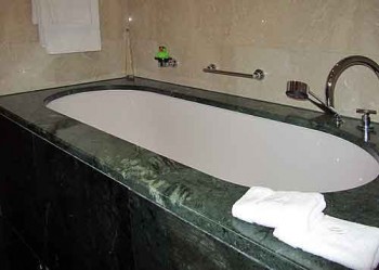 Dubai bathtub