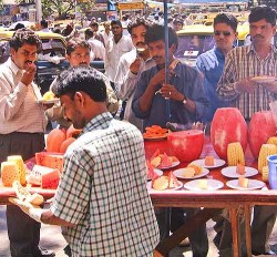 Mugged in Mumbai: Mumbai fruitwalla near Victoria Station