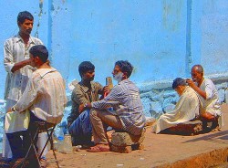 Mugged in Mumbai: Sidewalk barbers in Bombay