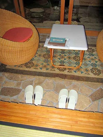 Japans shoe rules; Japans shoe rules: Clogs for the stone floor.