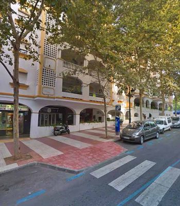 Site of the pigeon poop pickpocket ploy with victim Pete. Avenida Mercado, Marbella, Spain.